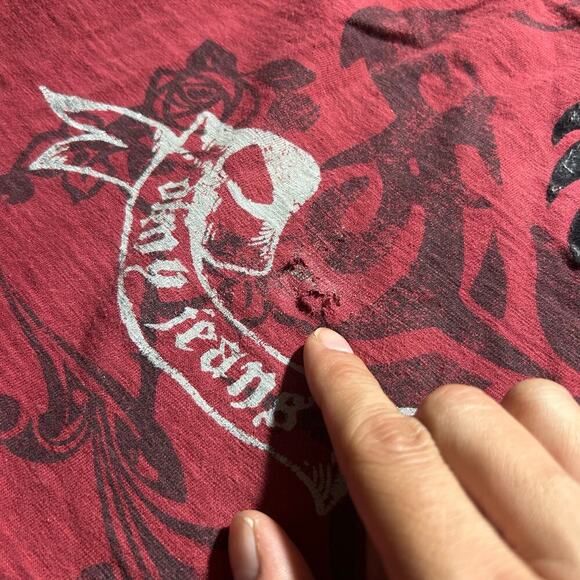 DKNY Jeans Skull Winged Dagger Tribal T-shirt - Picture 3 of 4